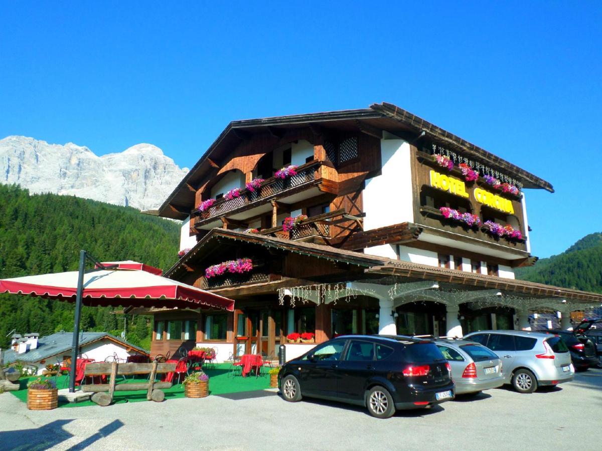Hotel Corona Val di Zoldo Ngoại thất bức ảnh