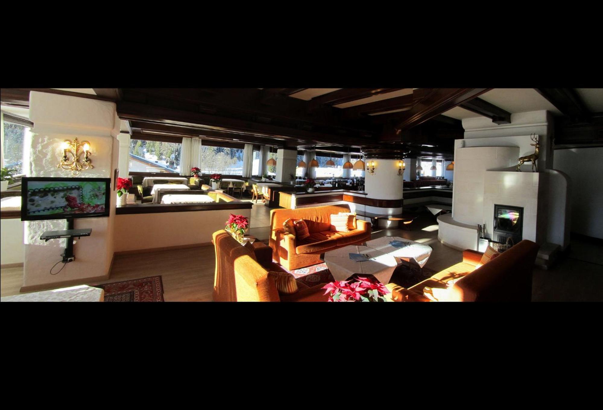 Hotel Corona Val di Zoldo Ngoại thất bức ảnh