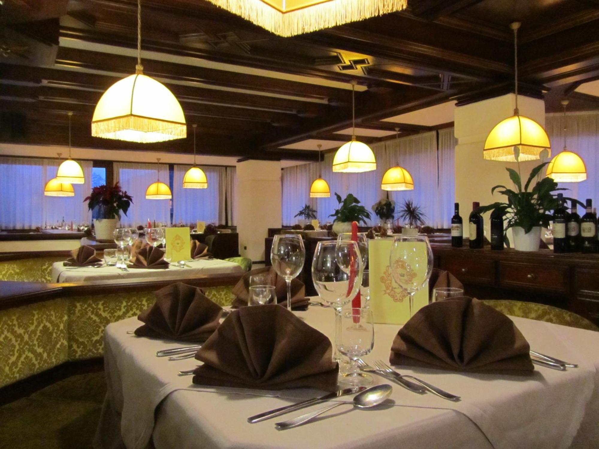 Hotel Corona Val di Zoldo Ngoại thất bức ảnh