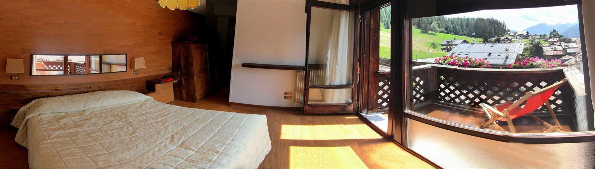Hotel Corona Val di Zoldo Ngoại thất bức ảnh