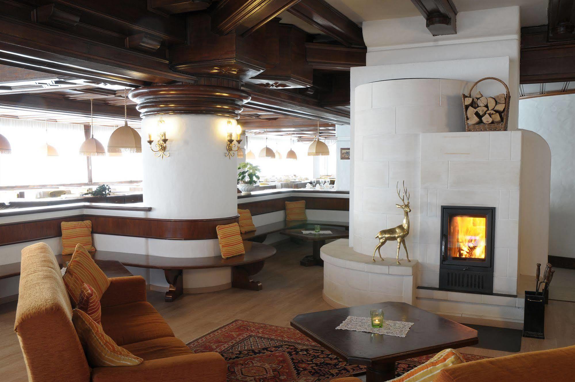 Hotel Corona Val di Zoldo Ngoại thất bức ảnh